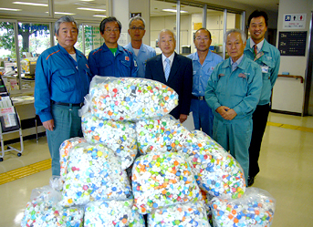 下松市社会福祉協議会での寄付の模様