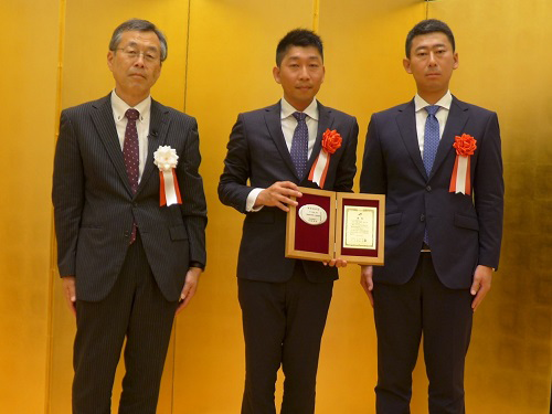 石油学会 技術進歩賞の授賞式にて