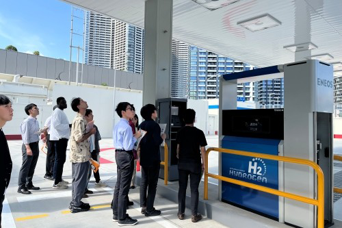 水素ステーションの見学